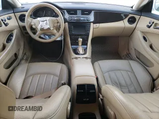 2008 Mercedes-Benz CLS 550 z VIN WDDDJ72X08A122483, wystawiony jako Copart lot #47676375 z przebiegiem 34 818 mil mil oraz Szkoda całkowita • Salvage title. Historia ofert i sprzedaży dostępna na DreamBid. Obrazek 8.