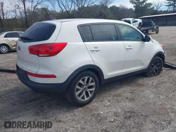 2016 Kia Sportage LX with VIN KNDPB3AC2G7823758, listed as a IAAI auction lot 41690714 with 151,687 mi miles. Bid and sale history available at carsss.com. Image 4.