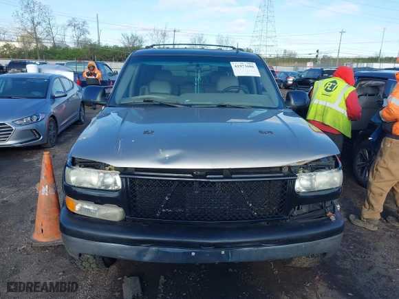 2002 Chevrolet Tahoe LT with VIN 1GNEK13Z42J140816, listed as a IAAI auction lot 41973686 with 241,722 mi miles. Bid and sale history available at carsss.com. Image 13.