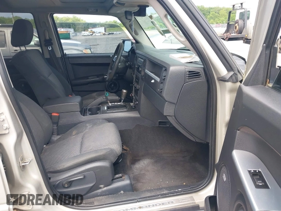 2008 Jeep Commander Sport с VIN 1J8HG48K68C181913, выставлен на аукционе IAAI как лот 42620491 с пробегом 192 384 миль миль и . История ставок и продаж доступна на DreamBid. Изображение 5.