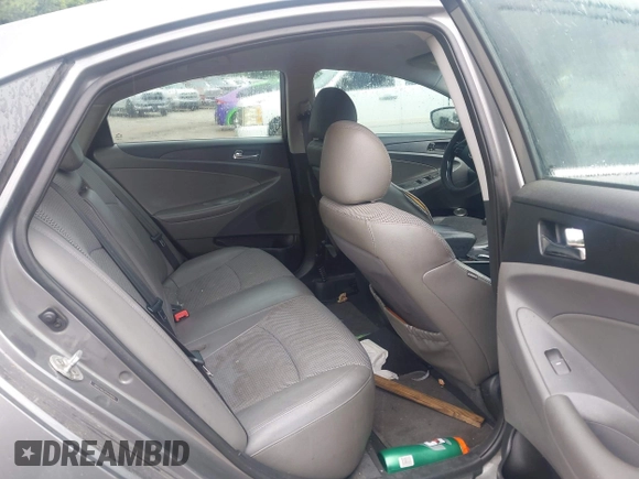 2012 Hyundai Sonata SE z VIN 5NPEC4AC7CH435022, wystawiony jako IAAI lot #42491555 z przebiegiem 176 670 mil mil oraz . Historia ofert i sprzedaży dostępna na DreamBid. Obrazek 8.