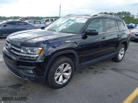 2018 Volkswagen Atlas 3.6L V6 SE with VIN 1V2CR2CA7JC570238, listed as a IAAI auction lot 42028477 with 85,210 mi miles. Bid and sale history available at carsss.com. Image 2.