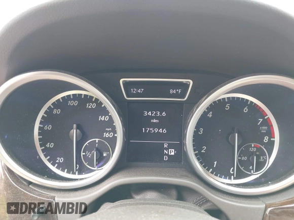 2012 Mercedes-Benz M ML 350 with VIN 4JGDA5HB1CA063846, listed as a IAAI auction lot 42032560 with 175,946 mi miles. Bid and sale history available at carsss.com. Image 7.