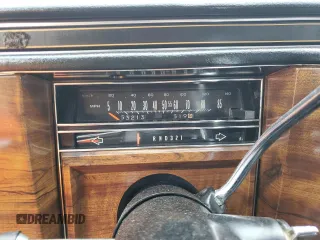 1986 Cadillac Fleetwood z VIN 1G6DW69YXG9739705, wystawiony jako Copart lot #74947294 z przebiegiem 53 213 mil mil oraz Nie do naprawy. Historia ofert i sprzedaży dostępna na DreamBid. Obrazek 9.