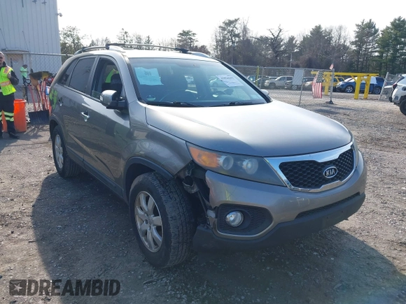 2012 Kia Sorento LX with VIN 5XYKT4A60CG215645, listed as a IAAI auction lot 42026665 with 121,901 mi miles. Bid and sale history available at carsss.com. Image 6.