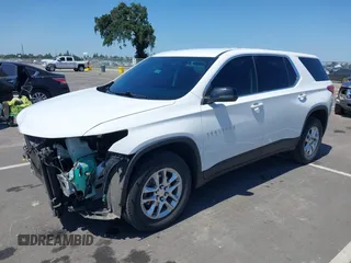 2021 Chevrolet Traverse LS z VIN 1GNERFKW8MJ266373, wystawiony jako IAAI lot #42170670 z przebiegiem 45 457 mil mil oraz . Historia ofert i sprzedaży dostępna na DreamBid. Obrazek 18.