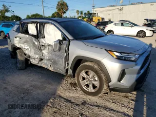 2022 Toyota RAV4 XLE with VIN 2T3W1RFV2NW195861, listed as a Copart auction lot 69635394 with 19,815 mi miles and Non repairable. Bid and sale history available at DreamBid. Image 4.