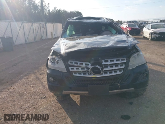 2011 Mercedes-Benz M 350 z VIN 4JGBB5GBXBA712838, wystawiony jako IAAI lot #41522133 z przebiegiem Nie podano mil oraz . Historia ofert i sprzedaży dostępna na DreamBid. Obrazek 6.