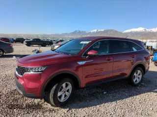 2022 Kia Sorento LX z VIN 5XYRGDLC4NG099777, wystawiony jako Copart lot #52391425 z przebiegiem 111 531 mil mil oraz Szkoda całkowita • Salvage title. Historia ofert i sprzedaży dostępna na DreamBid. Obrazek 1.