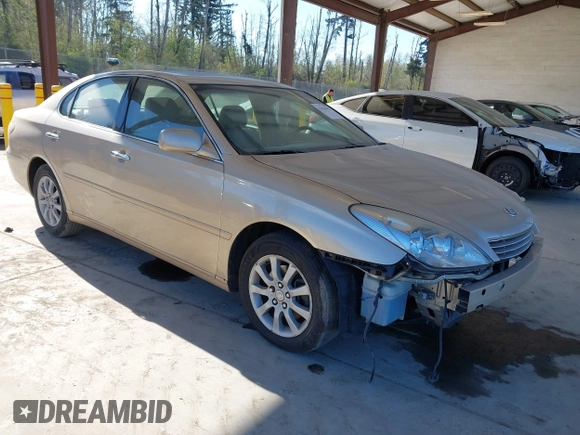2004 Lexus ES 330 with VIN JTHBA30G340003869, listed as a IAAI auction lot 42024907 with 240,425 mi miles. Bid and sale history available at carsss.com. Image 1.