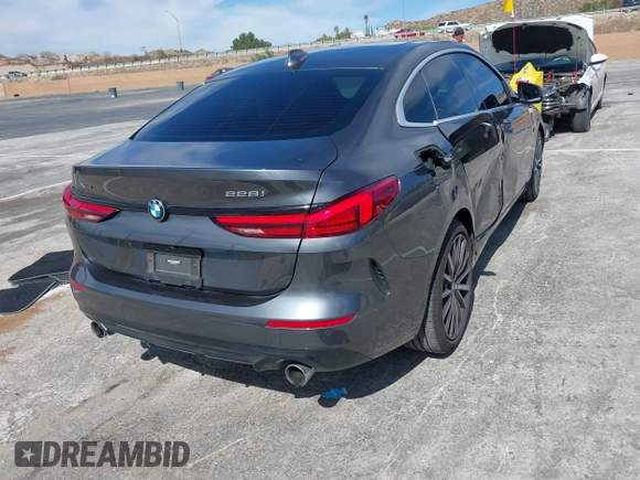 2021 BMW 2 Series 228i xDrive z VIN WBA73AK01M7G52079, wystawiony jako IAAI lot #41633040 z przebiegiem 41 108 mil mil oraz . Historia ofert i sprzedaży dostępna na DreamBid. Obrazek 4.
