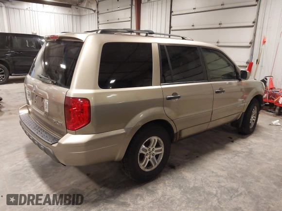 2005 Honda Pilot EX-L with VIN 5FNYF18535B019187, listed as a IAAI auction lot 41461600 with 277,985 mi miles. Bid and sale history available at carsss.com. Image 4.