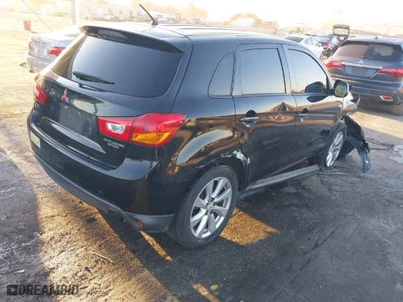 2015 Mitsubishi Outlander Sport ES with VIN 4A4AP3AU8FE059529, listed as a IAAI auction lot 41760975 with 110,977 mi miles. Bid and sale history available at carsss.com. Image 4.