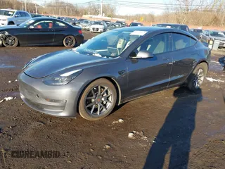 2022 Tesla Model 3 Long Range z VIN 5YJ3E1EB0NF154246, wystawiony jako IAAI lot #41190673 z przebiegiem 85 244 mil mil oraz . Historia ofert i sprzedaży dostępna na DreamBid. Obrazek 19.