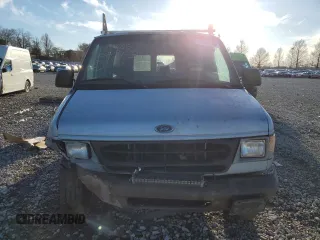 2000 Ford Econoline Passenger XL with VIN 1FBSS31S0YHB66699, listed as a Copart auction lot 46336245 with 189,130 mi miles and Salvage Title. Bid and sale history available at DreamBid. Image 5.