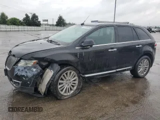 2013 Lincoln MKX z VIN 2LMDJ8JK8DBL00497, wystawiony jako Copart lot #57510965 z przebiegiem 153 028 mil mil oraz Szkoda całkowita • Salvage title. Historia ofert i sprzedaży dostępna na DreamBid. Obrazek 1.