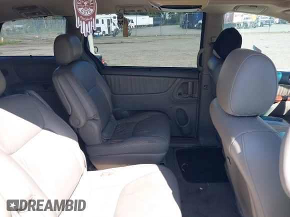 2004 Toyota Sienna XLE with VIN 5TDZA22C54S093012, listed as a IAAI auction lot 42036122 with 171,655 mi miles and . Bid and sale history available at carsss.com. Image 8.