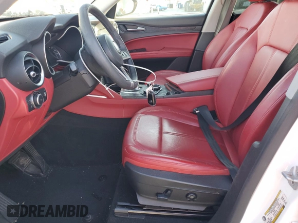 2019 Alfa Romeo Stelvio z VIN ZASPAJAN3K7C72152, wystawiony jako Copart lot #49764735 z przebiegiem 53 857 mil mil oraz Szkody całkowita. Historia ofert i sprzedaży dostępna na DreamBid. Obrazek 7.
