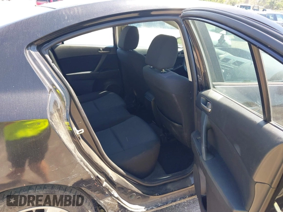 2011 Mazda 3 i Touring z VIN JM1BL1VG3B1398409, wystawiony jako IAAI lot #42281126 z przebiegiem 134 001 mil mil oraz . Historia ofert i sprzedaży dostępna na DreamBid. Obrazek 8.