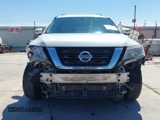 2017 Nissan Pathfinder SV z VIN 5N1DR2MM6HC687085, wystawiony jako IAAI lot #41793687 z przebiegiem 138 842 mil mil oraz . Historia ofert i sprzedaży dostępna na DreamBid. Obrazek 13.