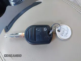 2014 Ford Taurus SE с VIN 1FAHP2D8XEG170512, выставлен на аукционе IAAI как лот 42142683 с пробегом 198 526 миль миль и . История ставок и продаж доступна на DreamBid. Изображение 11.