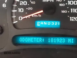 2004 Chevrolet Suburban LT z VIN 1GNFK16Z64J268977, wystawiony jako IAAI lot #41573029 z przebiegiem 181 923 mil mil oraz . Historia ofert i sprzedaży dostępna na DreamBid. Obrazek 15.