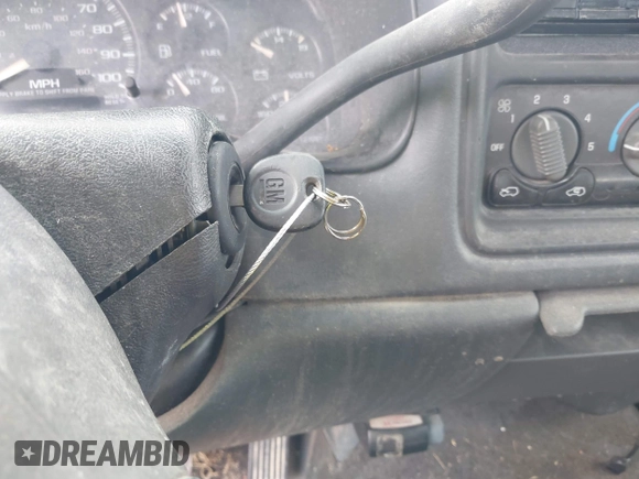 2002 Chevrolet Silverado 1500HD LT with VIN 1GCGK13U22F125563, listed as a IAAI auction lot 42172310 with 155,416 mi miles and . Bid and sale history available at DreamBid. Image 11.