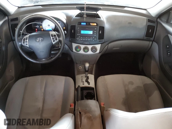 2009 Hyundai Elantra SE z VIN KMHDU46D49U605681, wystawiony jako Copart lot #55157225 z przebiegiem 220 774 mil mil oraz Szkoda całkowita • Salvage title. Historia ofert i sprzedaży dostępna na DreamBid. Obrazek 8.