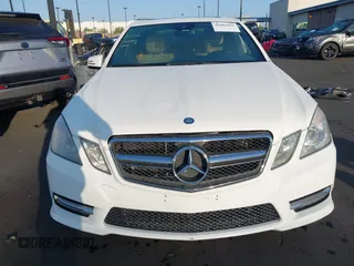 2013 Mercedes-Benz E 350 Luxury z VIN WDDHF5KB2DA741401, wystawiony jako IAAI lot #42605065 z przebiegiem 167 479 mil mil oraz . Historia ofert i sprzedaży dostępna na DreamBid. Obrazek 13.