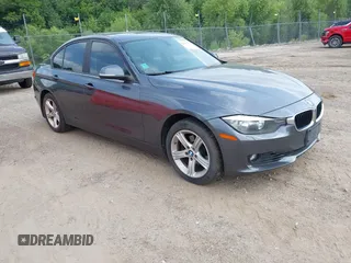 2014 BMW 3 Series 328i xDrive с VIN WBA3B3C55EJ977584, выставлен на аукционе IAAI как лот 42805585 с пробегом 135 855 миль миль и . История ставок и продаж доступна на DreamBid. Изображение 1.