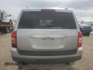 2015 Jeep Patriot High Altitude z VIN 1C4NJPFA2FD318571, wystawiony jako Copart lot #60547535 z przebiegiem 126 714 mil mil oraz Czysty tytuł • Clean title. Historia ofert i sprzedaży dostępna na DreamBid. Obrazek 6.
