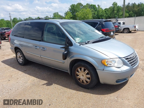 2006 Chrysler Town & Country Touring with VIN 2A4GP54LX6R757587, listed as a IAAI auction lot 42160498 with 215,850 mi miles and . Bid and sale history available at DreamBid. Image 1.