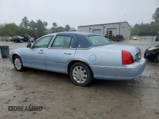 2005 Lincoln Town Car Signature Limited z VIN 1LNHM82W85Y648360, wystawiony jako Copart lot #55492705 z przebiegiem 76 110 mil mil oraz Tytuł czysty. Historia ofert i sprzedaży dostępna na DreamBid. Obrazek 2.