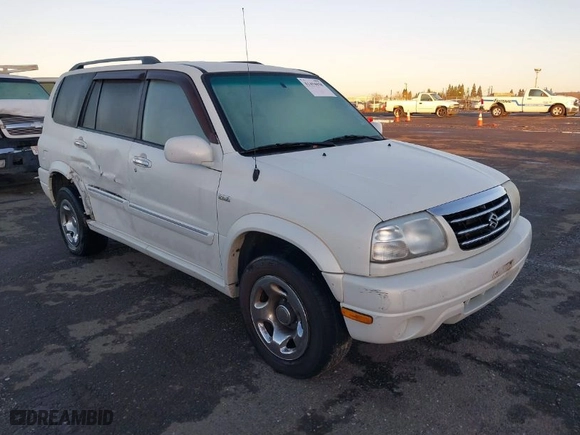 2002 Suzuki XL-7 Standard with VIN JS3TX92V624119643, listed as a IAAI auction lot 41494058 with 177,700 mi miles. Bid and sale history available at carsss.com. Image 1.