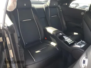 2015 Rolls-Royce Wraith z VIN SCA665C5XFUX85293, wystawiony jako Copart lot #52732885 z przebiegiem 10 359 mil mil oraz Szkody całkowita. Historia ofert i sprzedaży dostępna na DreamBid. Obrazek 10.