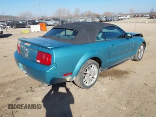 2008 Ford Mustang Deluxe with VIN 1ZVHT84N785153405, listed as a IAAI auction lot 41800507 with 141,496 mi miles and . Bid and sale history available at DreamBid. Image 4.