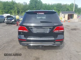 2017 Mercedes-Benz GLE 350 z VIN 4JGDA5HB9HA970870, wystawiony jako IAAI lot #42292320 z przebiegiem 103 359 mil mil oraz . Historia ofert i sprzedaży dostępna na DreamBid. Obrazek 17.