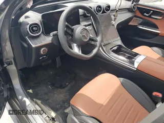 2024 Mercedes-Benz C 300 z VIN W1KAF4HB7RR178065, wystawiony jako Copart lot #55681405 z przebiegiem Nie podano mil oraz Szkoda całkowita • Salvage title. Historia ofert i sprzedaży dostępna na DreamBid. Obrazek 8.