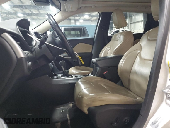 2017 Jeep Cherokee High Altitude z VIN 1C4PJMDS6HW525538, wystawiony jako Copart lot #53164695 z przebiegiem 138 455 mil mil oraz Szkoda całkowita • Salvage title. Historia ofert i sprzedaży dostępna na DreamBid. Obrazek 7.