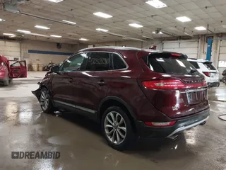 2019 Lincoln MKC Select z VIN 5LMCJ2D95KUL07473, wystawiony jako IAAI lot #42052830 z przebiegiem 70 553 mil mil oraz . Historia ofert i sprzedaży dostępna na DreamBid. Obrazek 3.