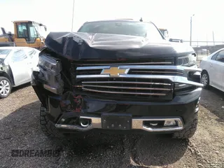 2019 Chevrolet Silverado 1500 High Country with VIN 1GCUYHEL1KZ360808, listed as a IAAI auction lot 42106243 with 158,061 mi miles. Bid and sale history available at carsss.com. Image 6.