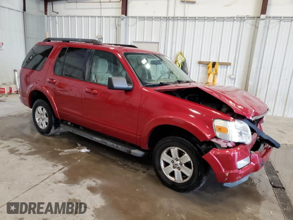 2010 Ford Explorer XLT с VIN 1FMEU7DE3AUA67478, выставлен на аукционе Copart как лот 57434355 с пробегом 159 172 миль миль и Списание • Salvage title. История ставок и продаж доступна на DreamBid. Изображение 4.