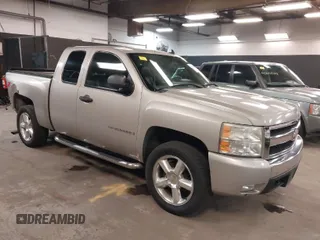2007 Chevrolet Silverado 1500 1LT with VIN 1GCEK19C17Z553328, listed as a IAAI auction lot 41981500 with 145,800 mi miles and . Bid and sale history available at DreamBid. Image 1.