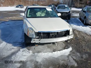 2009 Cadillac DTS w/1SA with VIN 1G6KD57Y89U122989, listed as a IAAI auction lot 41562264 with 1 mi miles. Bid and sale history available at carsss.com. Image 6.