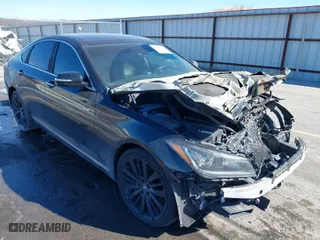 2015 Hyundai Genesis 5.0L with VIN KMHGN4JF2FU026395, listed as a IAAI auction lot 41675475 with 113,174 mi miles. Bid and sale history available at carsss.com. Image 1.