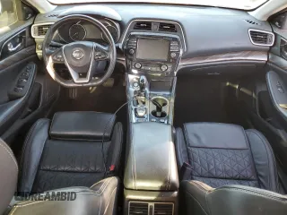 2017 Nissan Maxima SR z VIN 1N4AA6AP2HC384900, wystawiony jako Copart lot #52674365 z przebiegiem Nie podano mil oraz Szkoda całkowita • Salvage title. Historia ofert i sprzedaży dostępna na DreamBid. Obrazek 8.