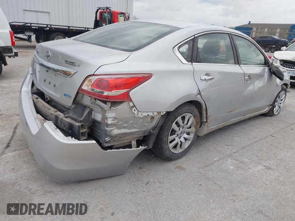 2013 Nissan Altima 2.5 S with VIN 1N4AL3AP3DC255289, listed as a IAAI auction lot 41938965 with 212,727 mi miles and . Bid and sale history available at carsss.com. Image 4.