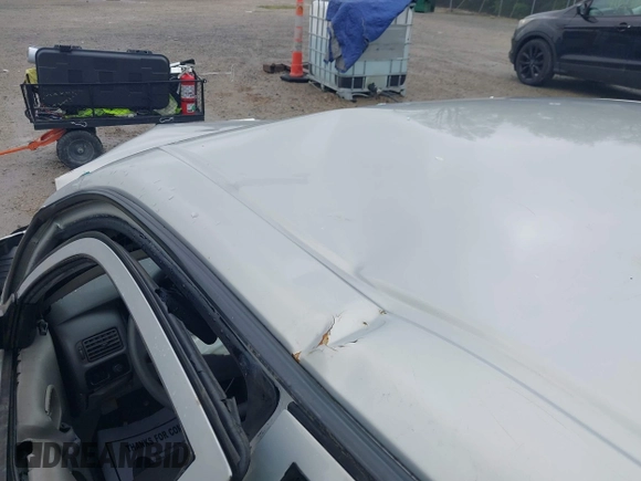 2001 Chevrolet Prizm z VIN 1Y1SK52851Z423703, wystawiony jako IAAI lot #42169702 z przebiegiem Nie podano mil oraz . Historia ofert i sprzedaży dostępna na DreamBid. Obrazek 22.