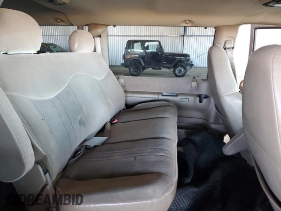 2003 Chevrolet Astro z VIN 1GNDM19X73B124777, wystawiony jako Copart lot #89220995 z przebiegiem 185 322 mil mil oraz Czysty tytuł • Clean title. Historia ofert i sprzedaży dostępna na DreamBid. Obrazek 11.