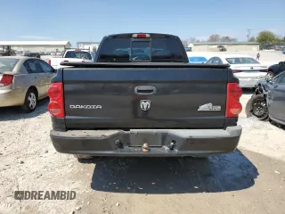 2008 Dodge Dakota Bighorn/Lonestar z VIN 1D7HE38K18S621586, wystawiony jako Copart lot #50842495 z przebiegiem 230 002 mil mil oraz Szkoda całkowita • Salvage title. Historia ofert i sprzedaży dostępna na DreamBid. Obrazek 6.